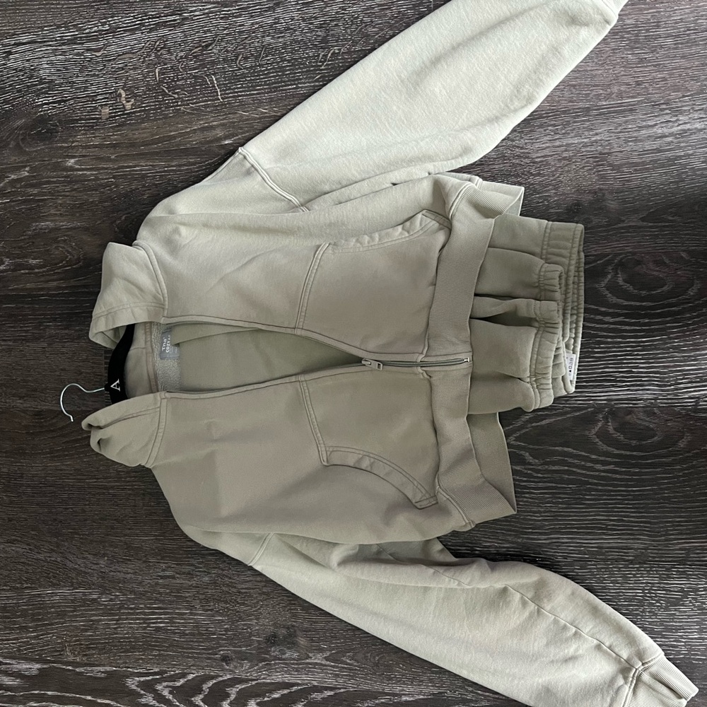 Tna- Cozy Fleece Boyfriend Boxy Zip Hoodie. Medium